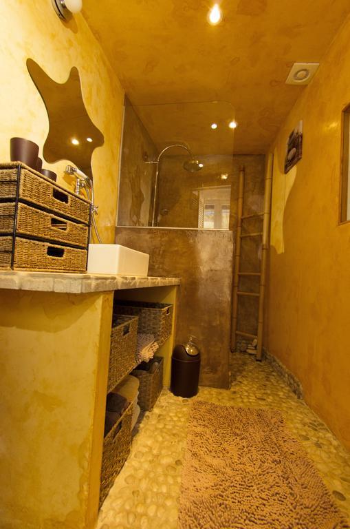 Gite Fa Mille Maison Bleu Robion en Luberon エクステリア 写真