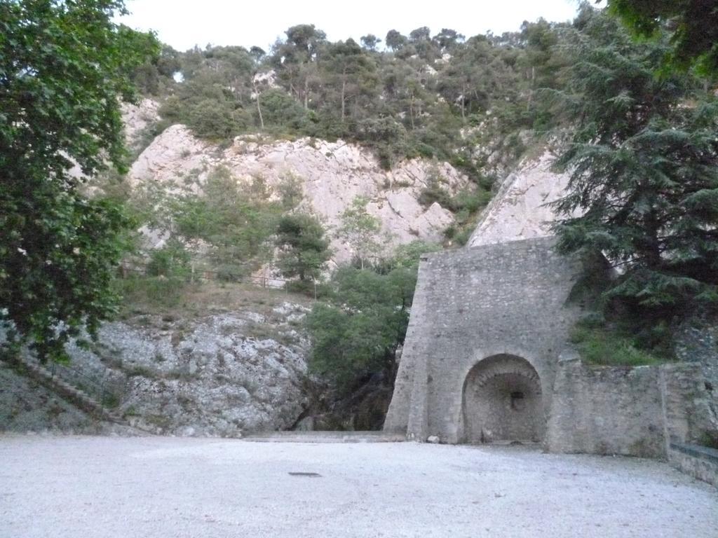 Gite Fa Mille Maison Bleu Robion en Luberon エクステリア 写真
